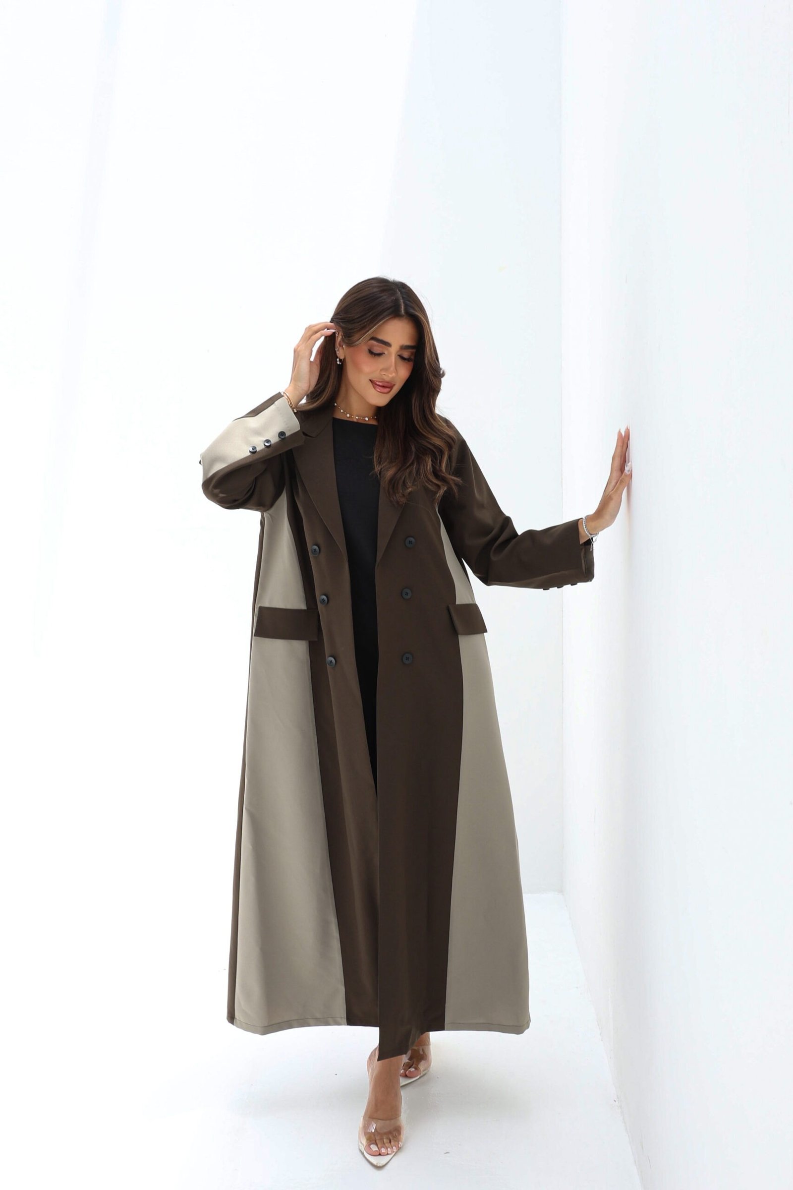 عبايات ملونة